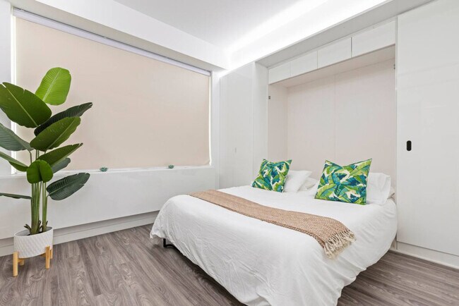 Building Photo - 12607 Larchmere Blvd