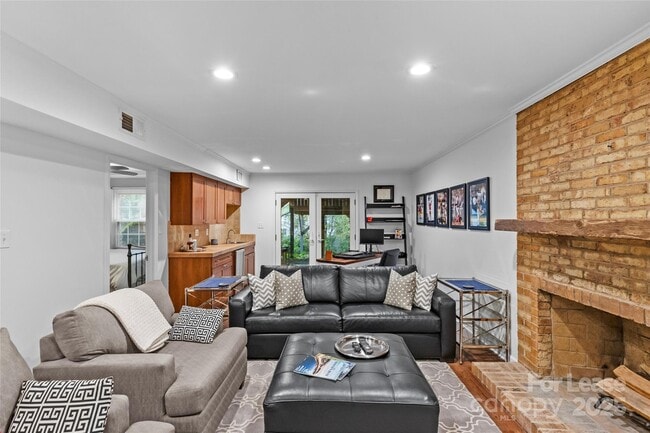 Building Photo - 2418 Ainsdale Rd