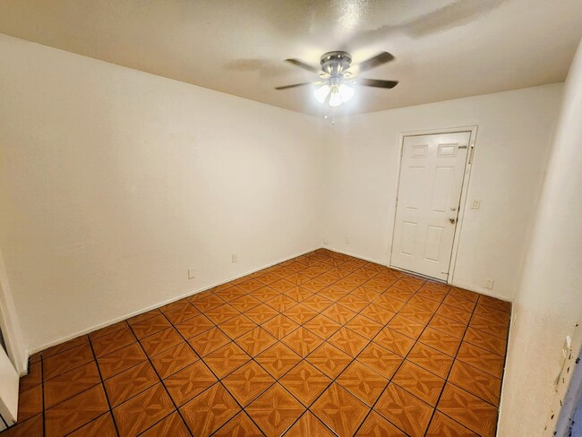 Building Photo - 337 N 93rd St