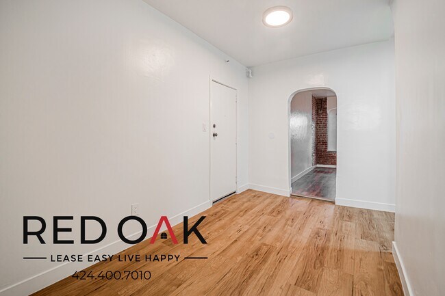 Building Photo - 974 S Gramercy Pl