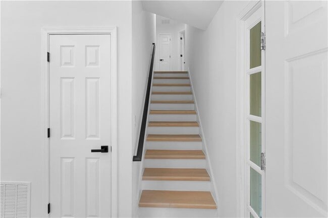 Building Photo - 3415 Camens Ct NE