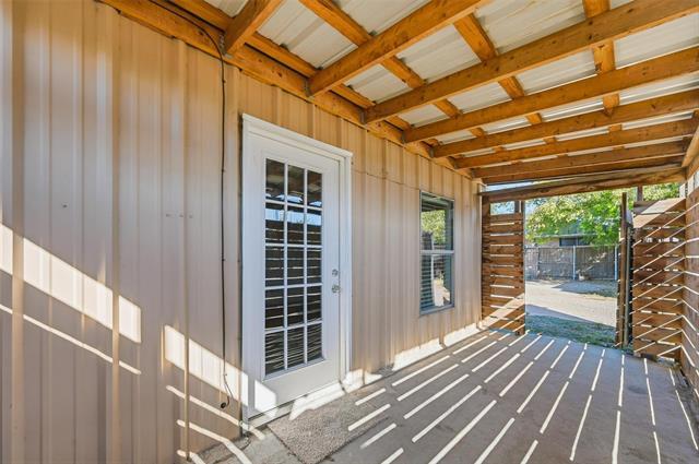 Building Photo - 633 Rose Garden Dr