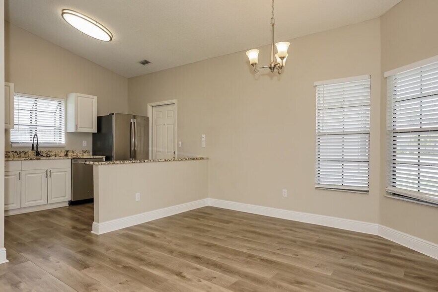 Building Photo - 634 Monroe Harbor Pl