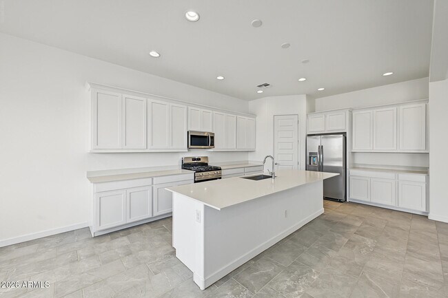 Building Photo - 9654 W Mitchell Dr