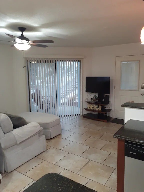 Building Photo - 2200 Hill St