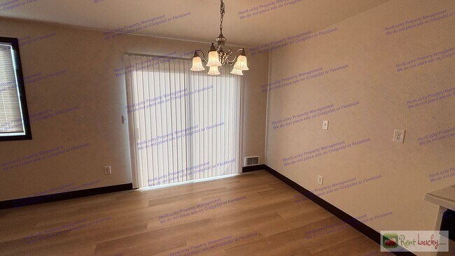 Building Photo - CFC (Russell)-Spanaway Duplex