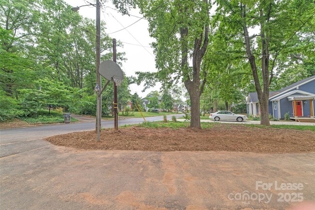 Building Photo - 2730 Holt St