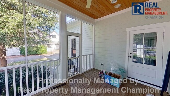 Building Photo - Exquisite Executive Home in Autumn Hall