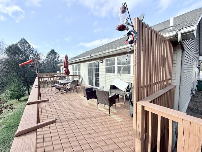 Deck - 1405 Emery Cir