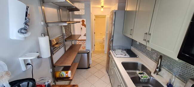 Building Photo - 9641 Norfolk Ave