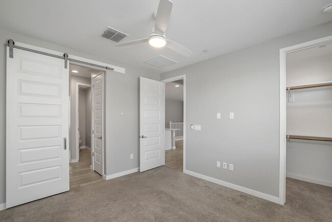 Building Photo - Perfect Chandler rental!