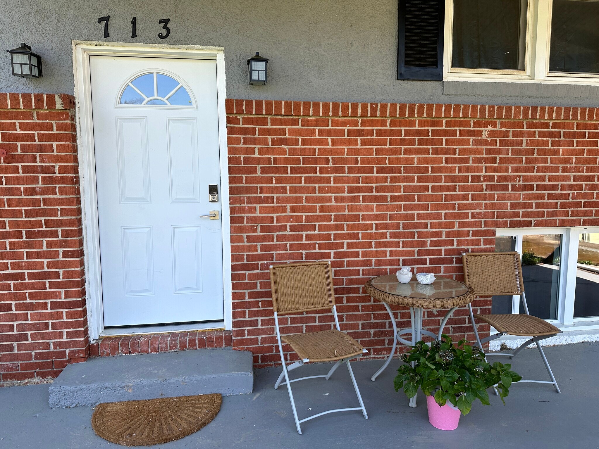 Building Photo - 713 Biddle Rd