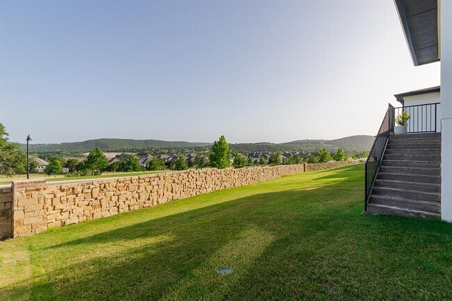 Building Photo - 2013 Varese Path