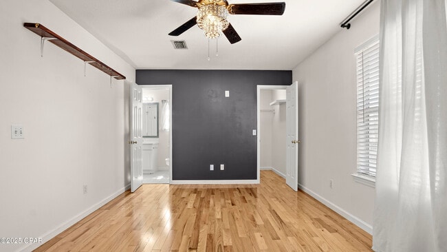 Building Photo - 5625 S Lagoon Dr