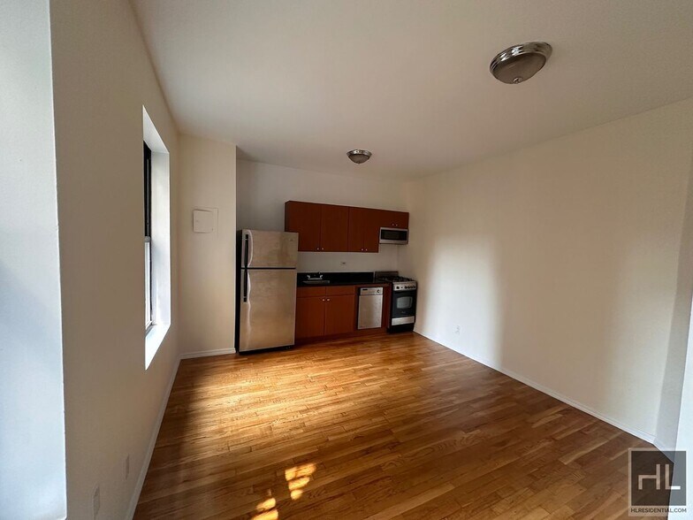 Building Photo - PERFECT WEST VILLAGE 1 BEDROOM - WON'T LAS...