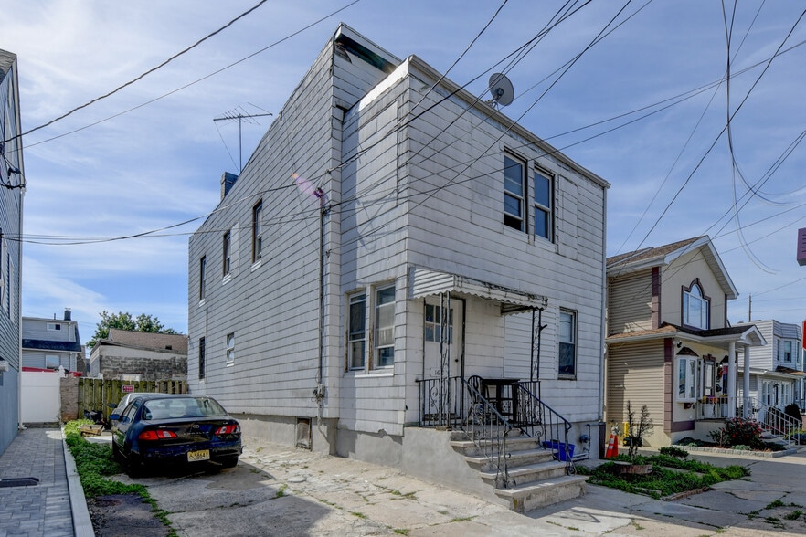 Building Photo - 1617 78th St