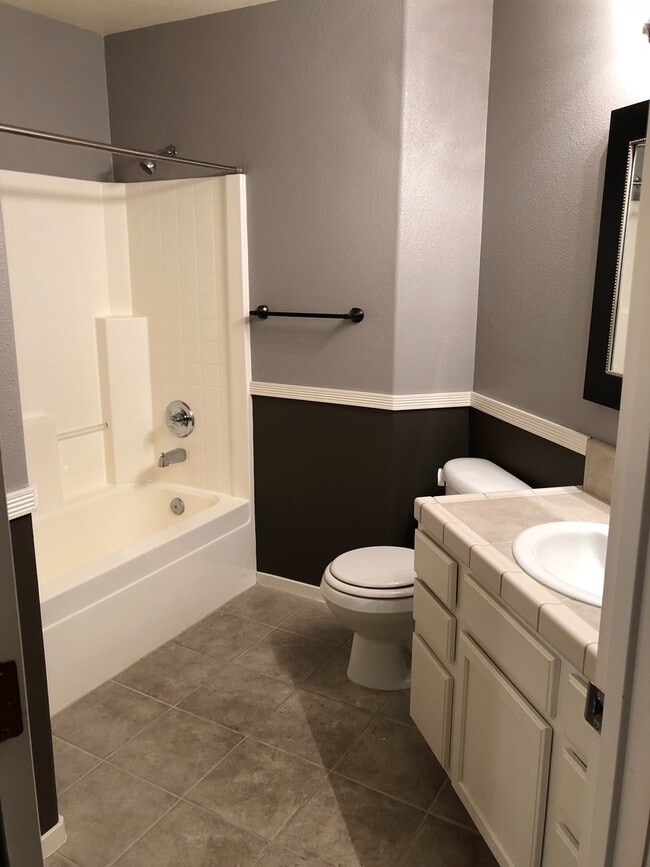 Building Photo - Immaculate 3 Bedroom, 2 Bath Home on Corner Lot