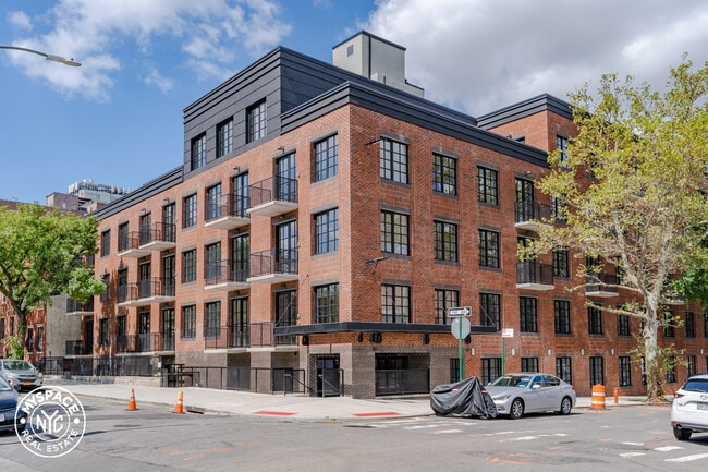 Building Photo - 251 Front St