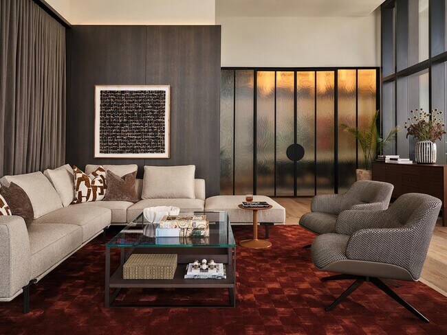 Building Photo - 610 Davis St