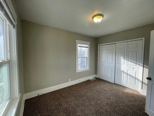 Building Photo - 4619 N Howard St