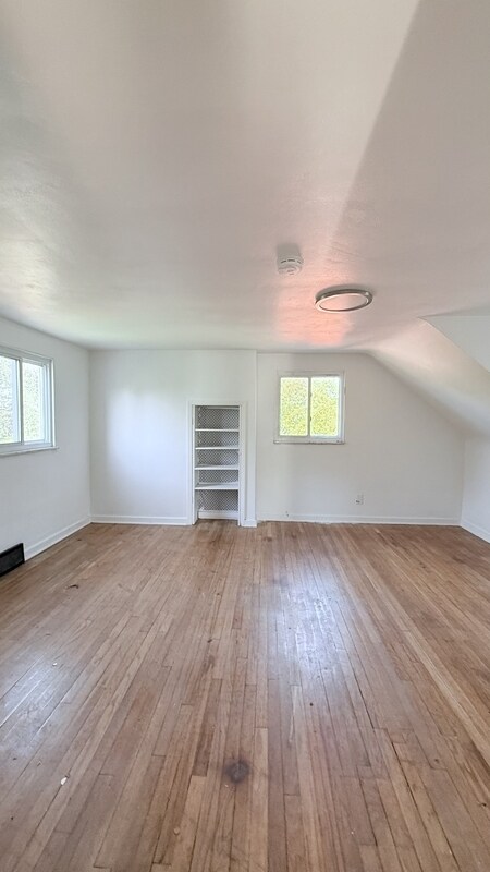 Building Photo - 517 Foltz Dr