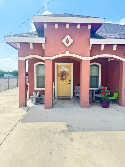 Entrance - 269 Salinas Ave