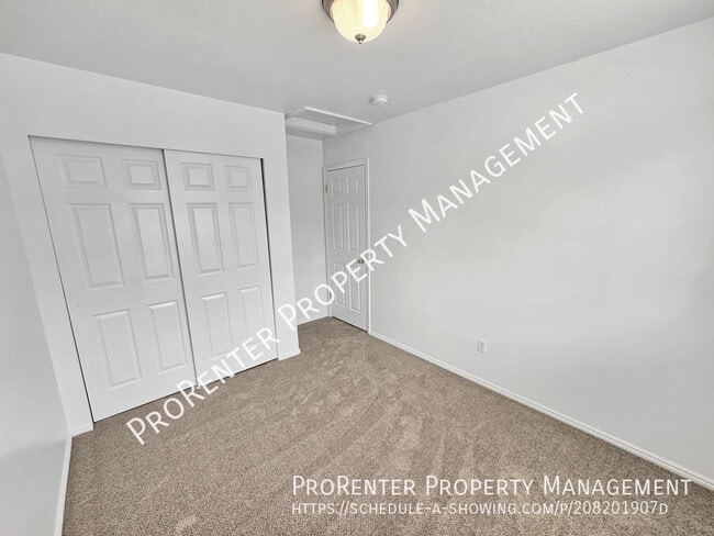Building Photo - 4409 900 W