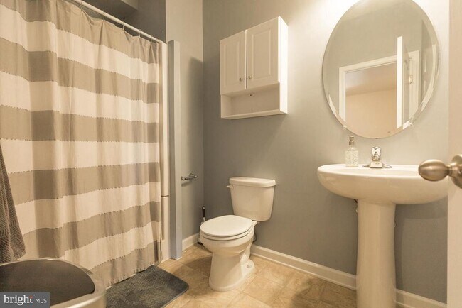 Building Photo - 155 Schramm Lp