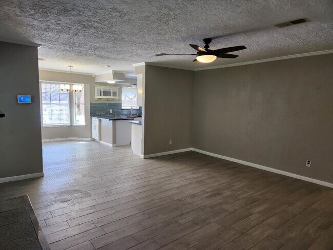 Building Photo - 2322 Deer Valley Dr