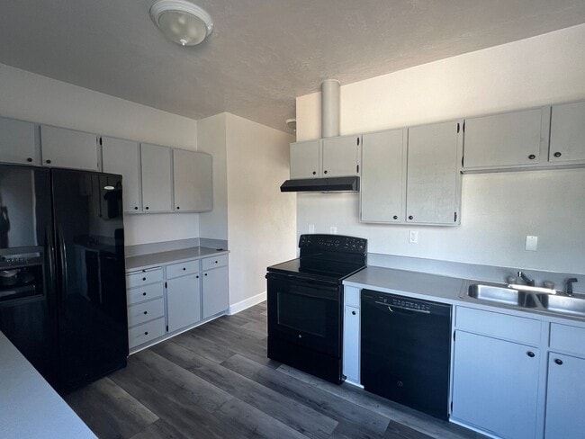 Building Photo - Commercial Space