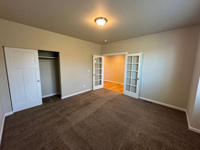 Building Photo - 9546 6th Way SE