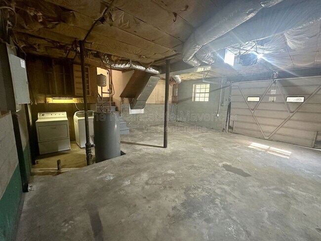 Building Photo - 1763 Whiteoak Rd