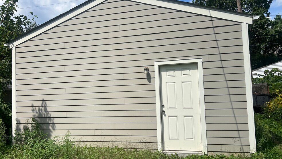 Building Photo - 226 E Patterson Ave