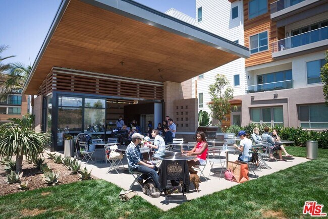 Building Photo - 13080 Pacific Promenade