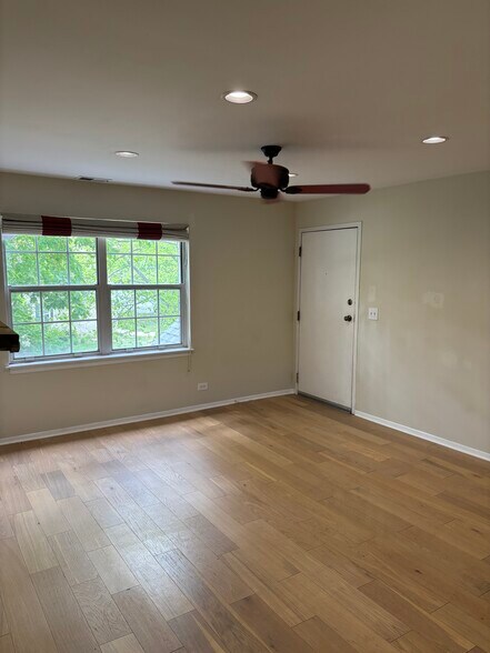 Primary Photo - 120 E Winchester Rd