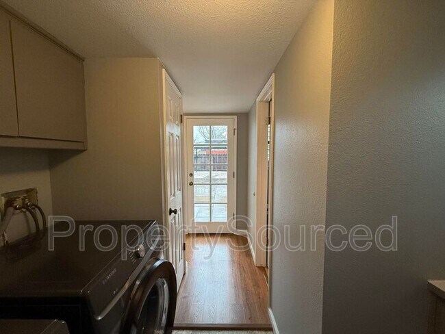 Building Photo - 428 Phoenix Ave