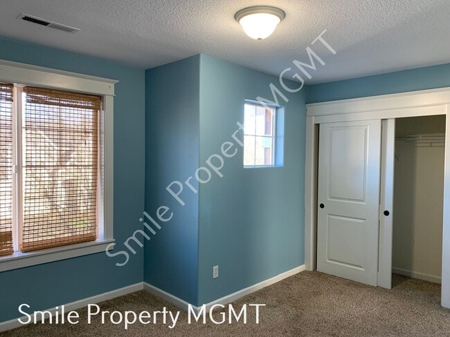 Building Photo - A nice house with 3 beds rooms and 2 baths.