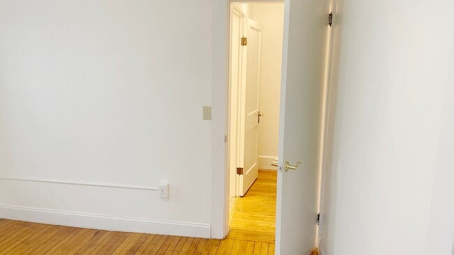 Building Photo - 73-75 Wallingford Ave