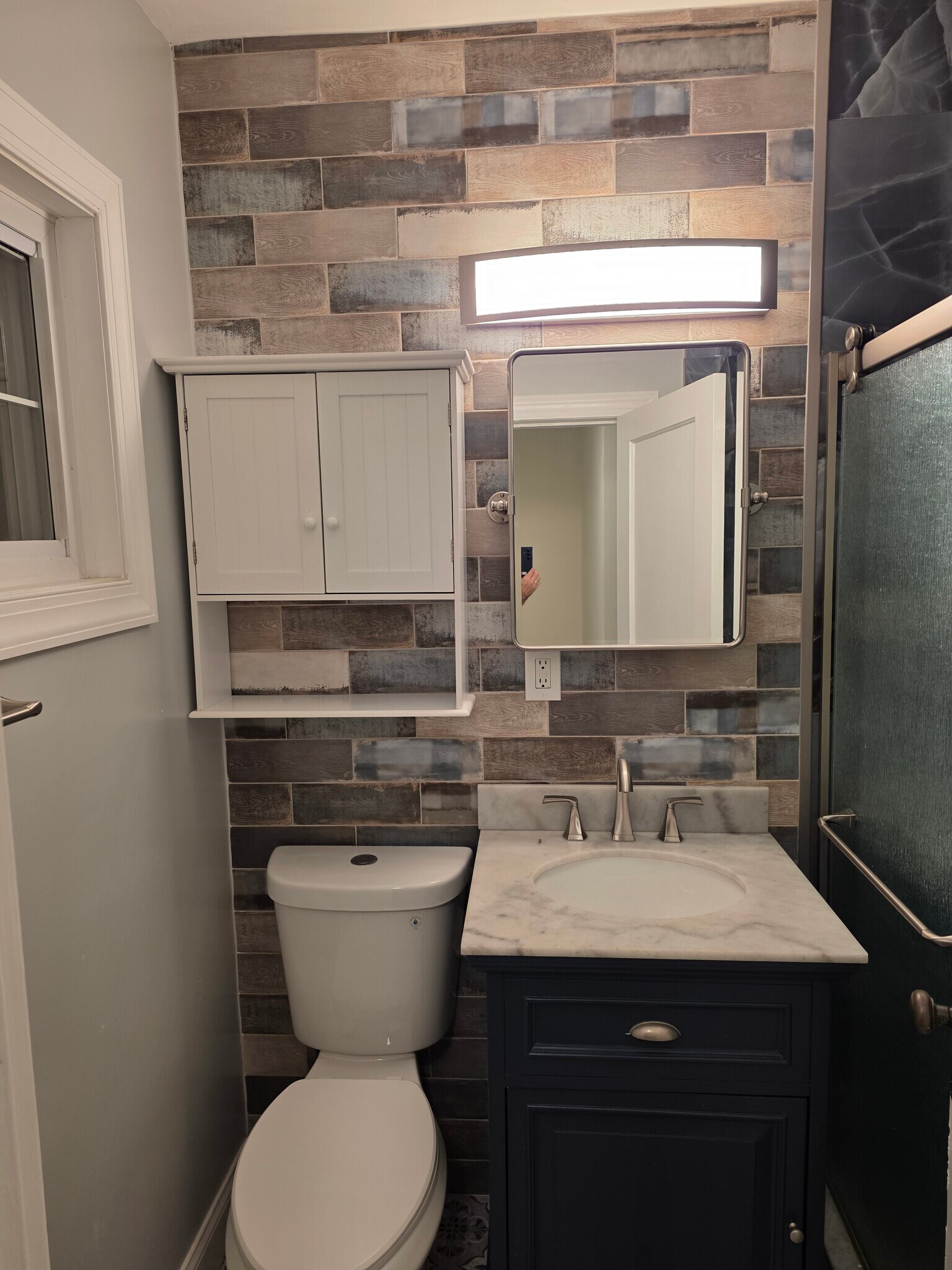 Renovated bathroom (2 years old) - 3108 Wellington Rd