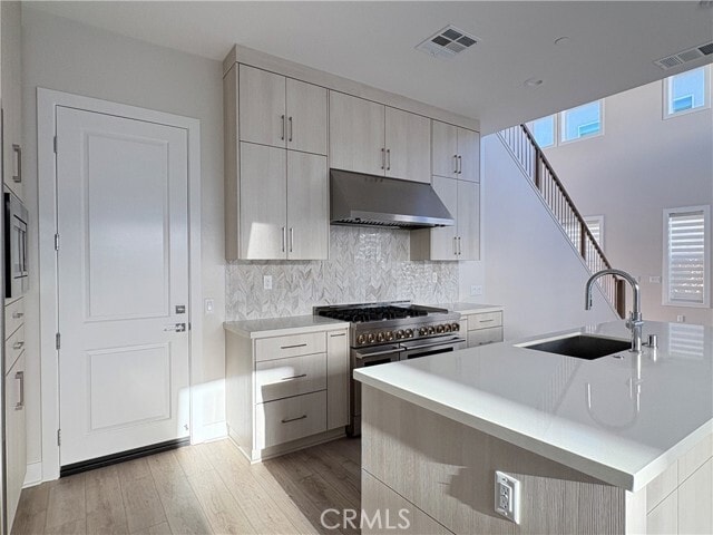 Building Photo - 160 Longden