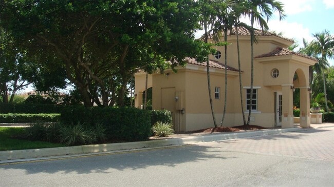 Building Photo - 4152 Pine Ridge Ln