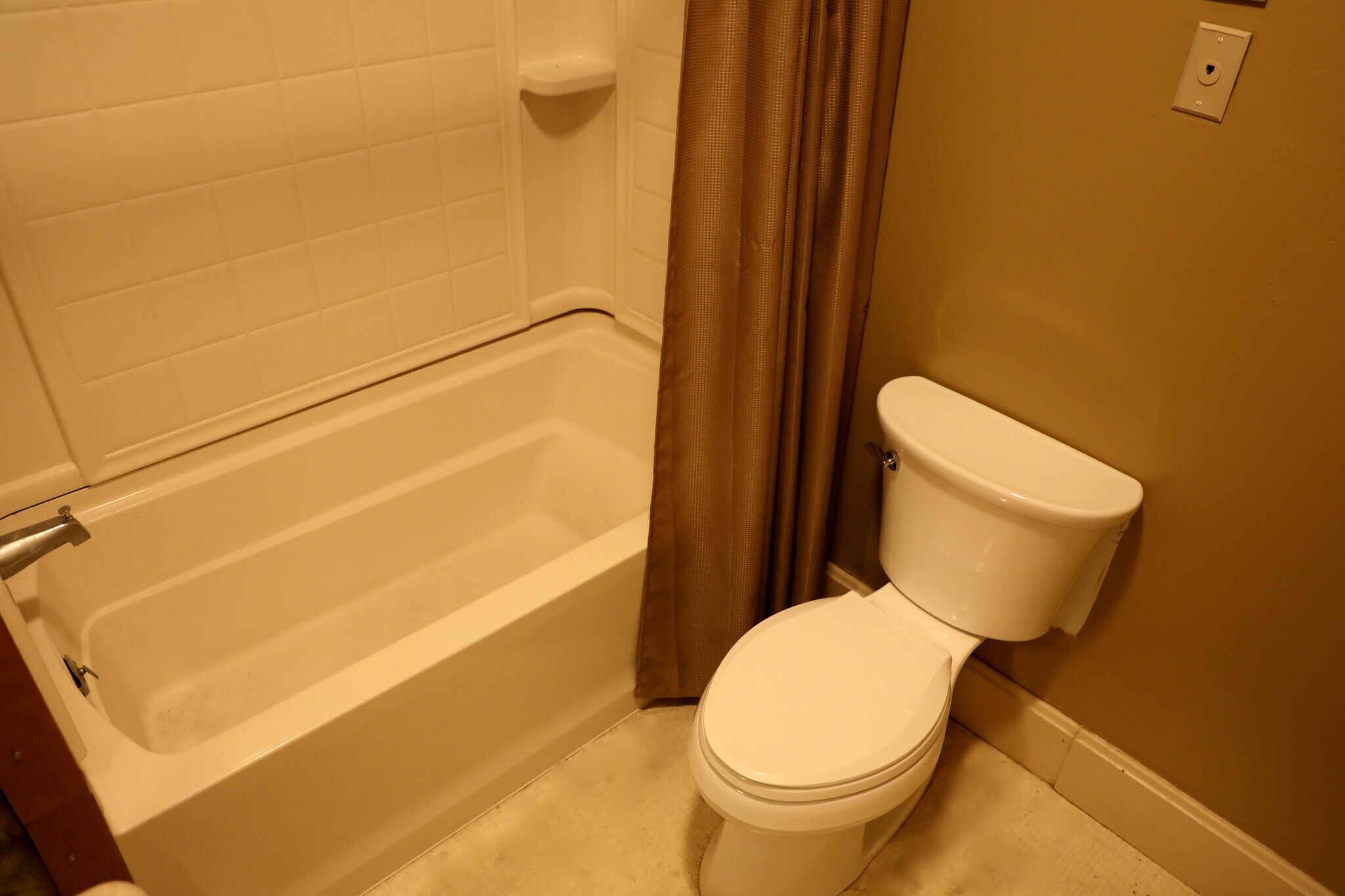 Bathroom - 1631 Main St