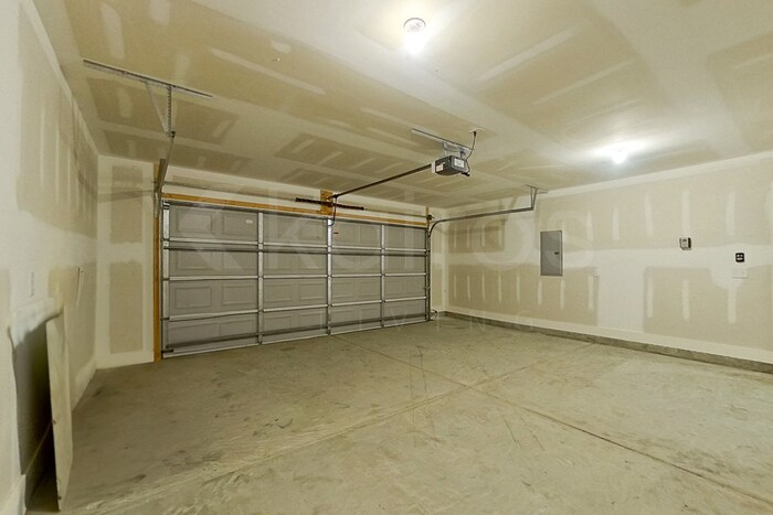 Building Photo - 101 Paper Birch Dr