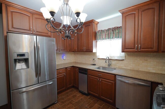 Building Photo - 1309 Domingo Dr