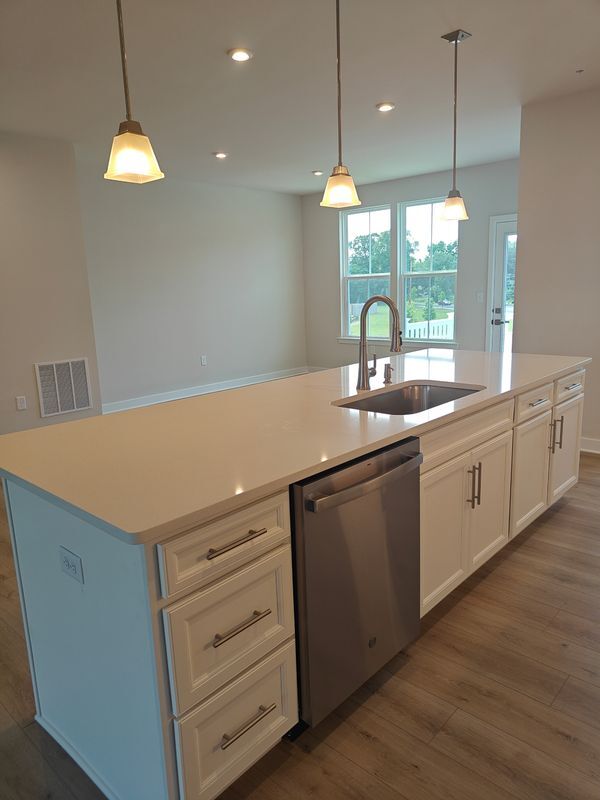 Building Photo - 109 S Durham Dr