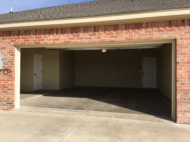 Building Photo - 6208 Nancy Ellen St