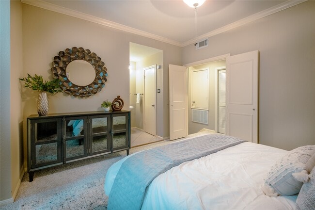 Building Photo - 11711 Memorial Dr