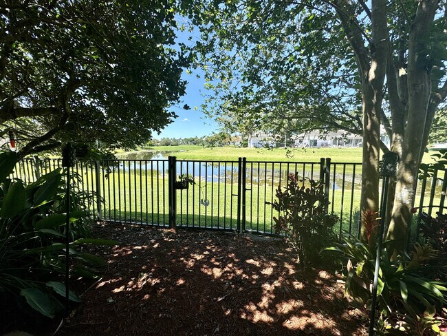Building Photo - 4488 Hickory Dr