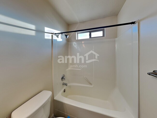 Building Photo - 196 Sam Gates Rd