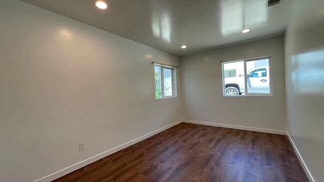 Building Photo - Large 6- Bedroom, 3-Bathroom home in San Luis Obispo